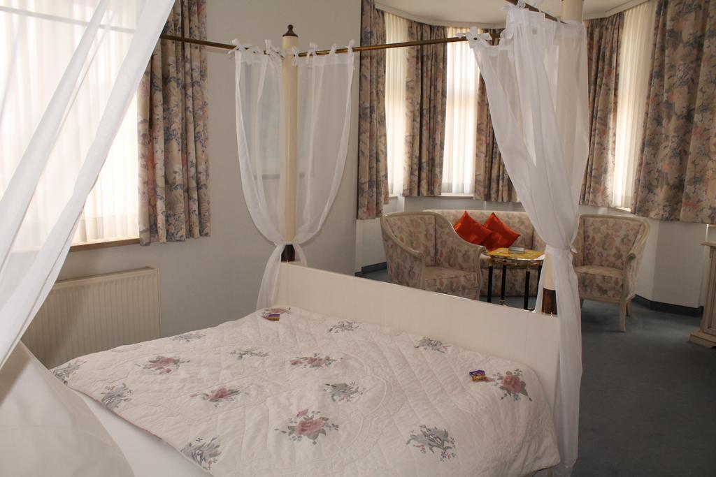 Hotel Fuersteneck Bernburg Oda fotoğraf